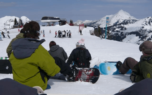 France: Last Minute Singles Ski Holiday